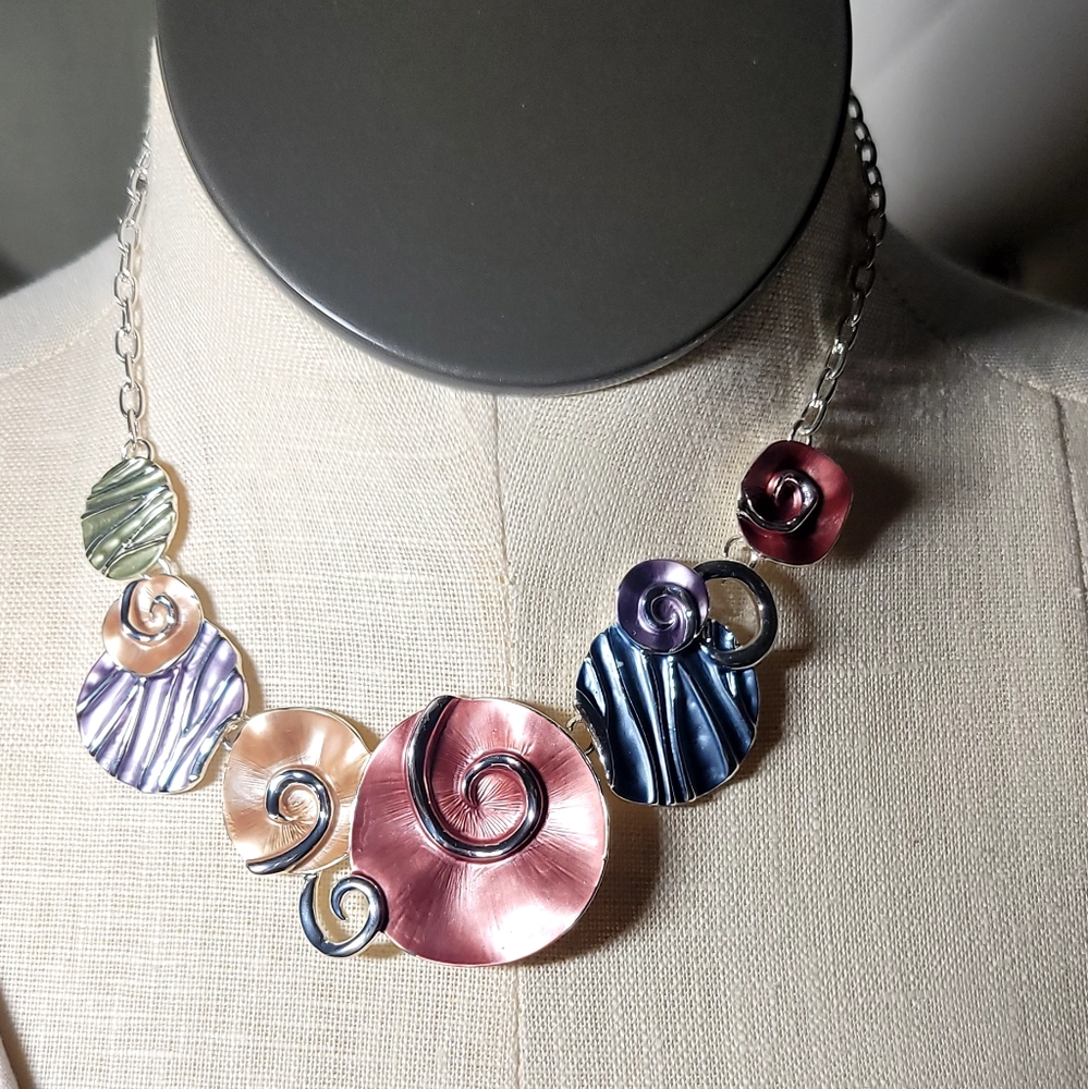 Original Necklace multicolor fantasy round. Never wored.  No tag